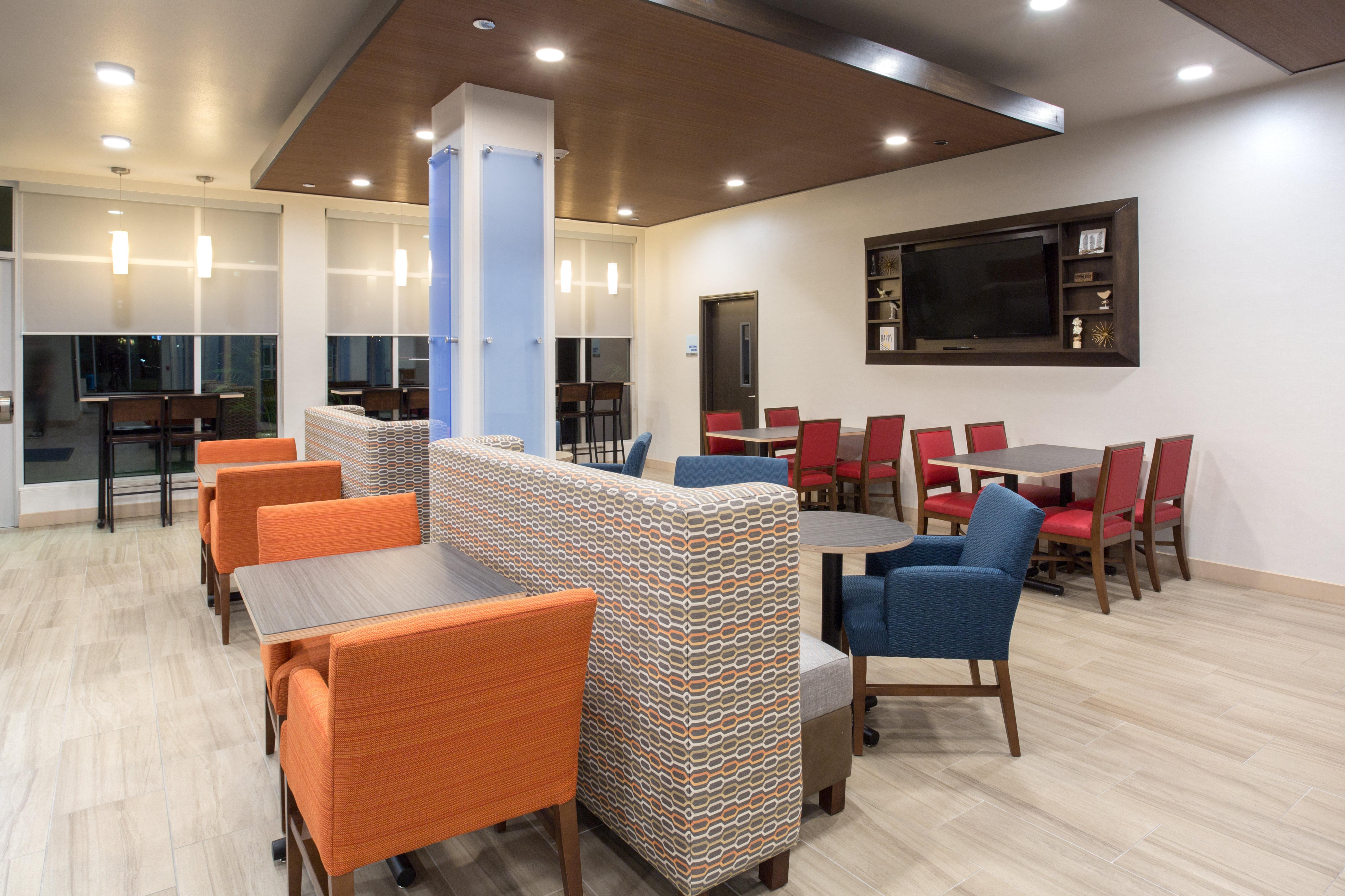 Holiday Inn Express & Suites Lincoln I - 80 By Ihg מראה חיצוני תמונה
